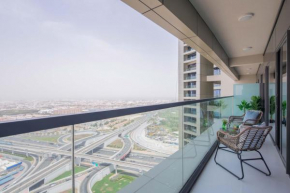 Frank Porter - Aykon City Tower C